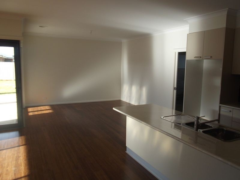 8 Saltbush Drive, Swan Hill VIC 3585