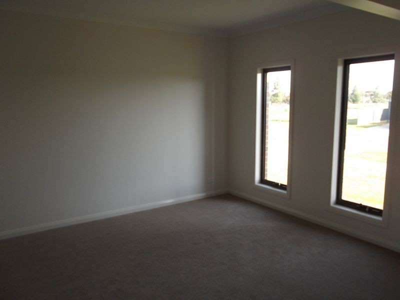 8 Saltbush Drive, Swan Hill VIC 3585