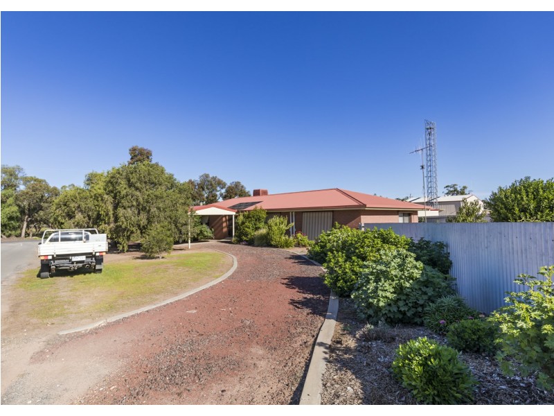 9 Cox Street, Sea Lake VIC 3533