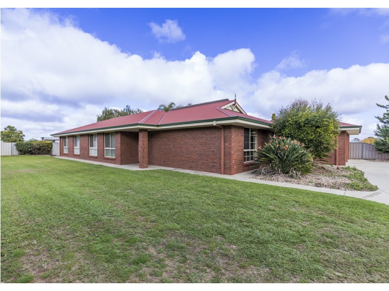 68 Poole Boulevard, Swan Hill VIC 3585
