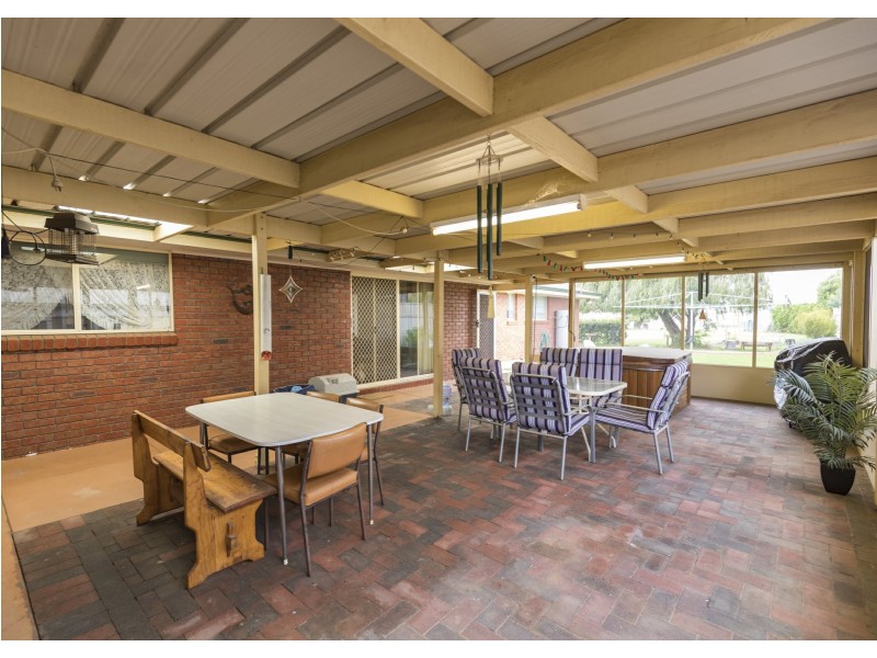 68 Poole Boulevard, Swan Hill VIC 3585