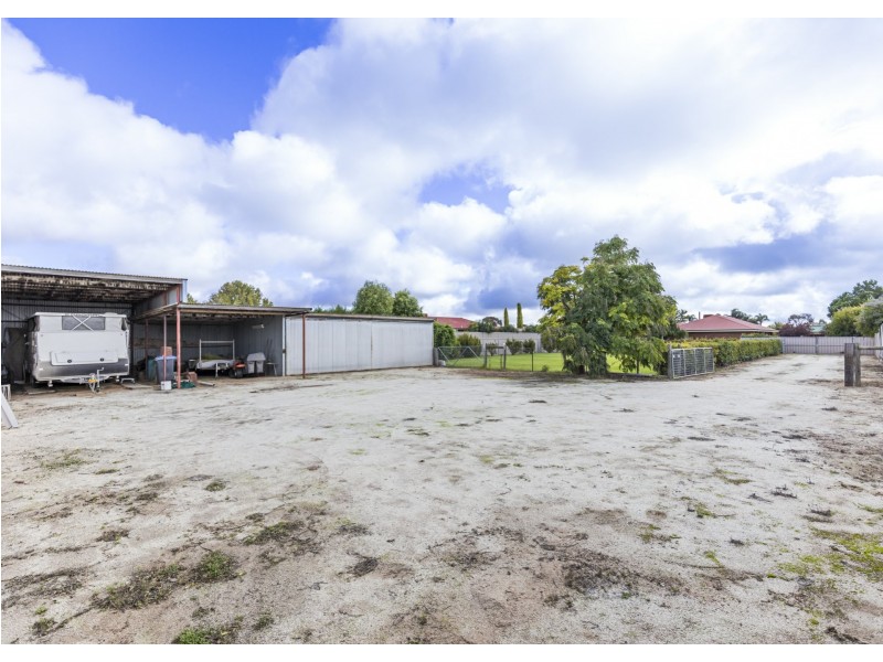 68 Poole Boulevard, Swan Hill VIC 3585