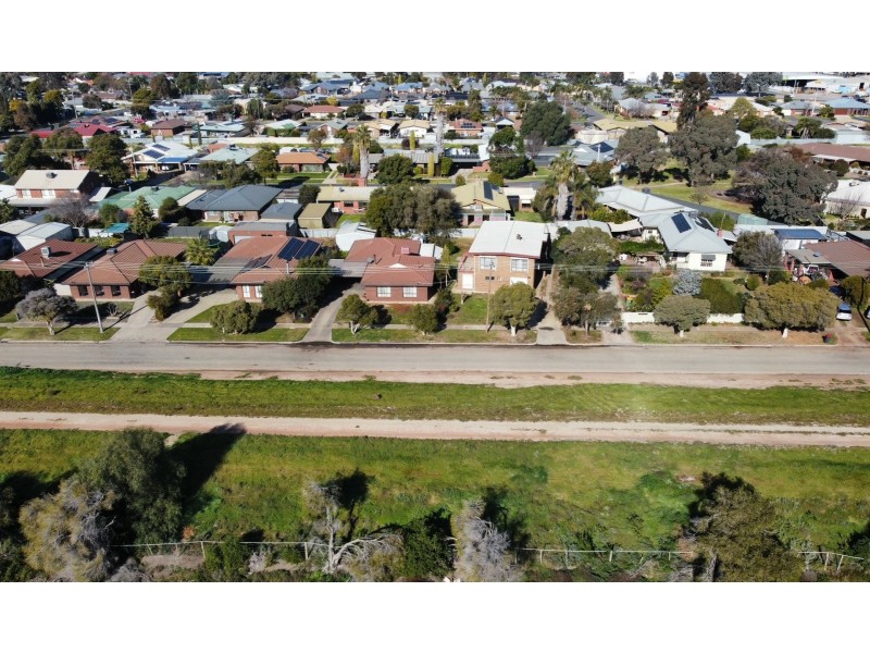 37 Arnoldt Street, Swan Hill VIC 3585