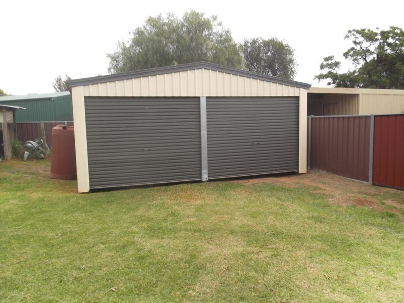 40 Stradbroke Avenue, Swan Hill VIC 3585