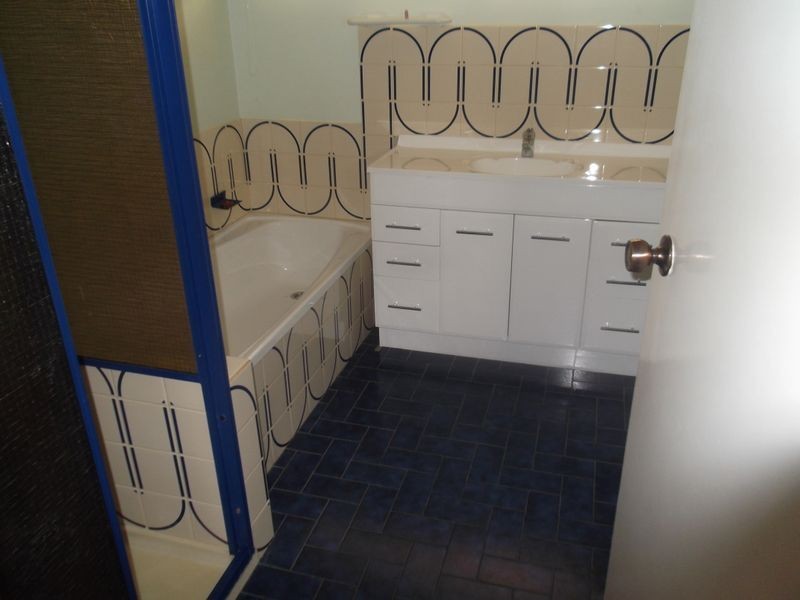 16 Adams Road, Swan Hill VIC 3585