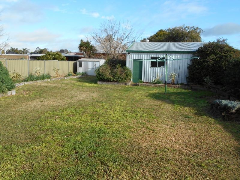 94 Stradbroke Avenue, Swan Hill VIC 3585