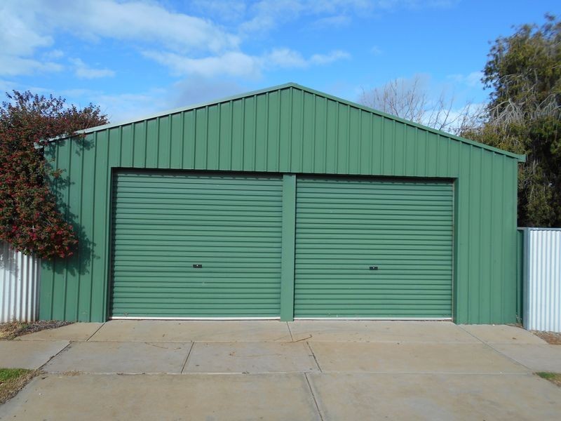 94 Stradbroke Avenue, Swan Hill VIC 3585