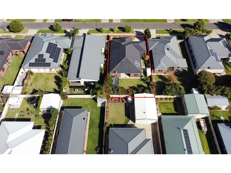 8 Dundas Lane, Swan Hill VIC 3585