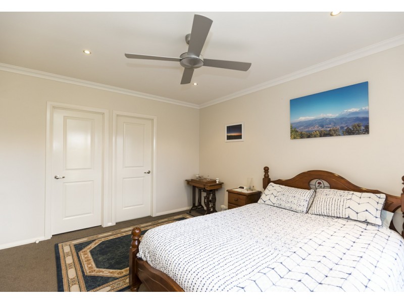 8 Dundas Lane, Swan Hill VIC 3585