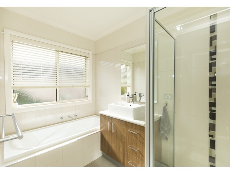 8 Dundas Lane, Swan Hill VIC 3585