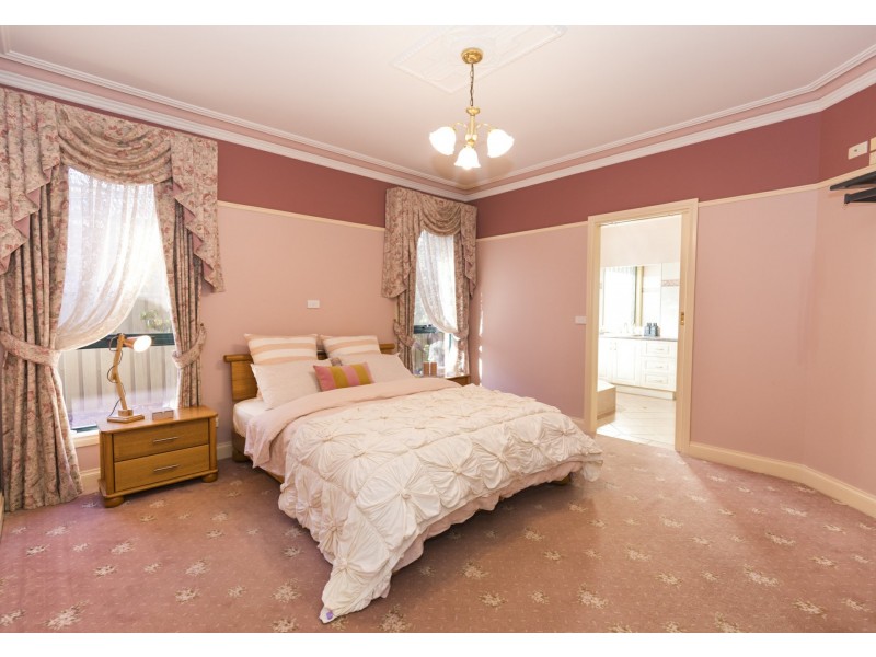 2 Sebastian Close, Swan Hill VIC 3585