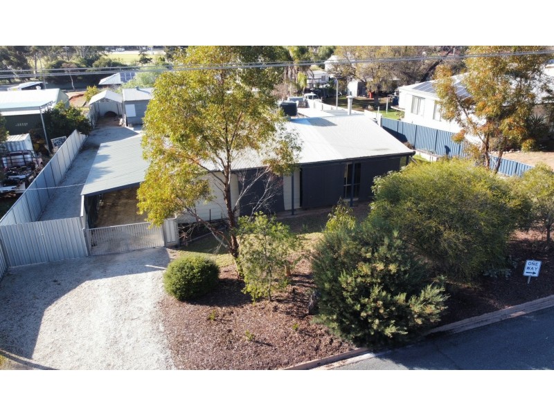 122 Stradbroke Avenue, Nyah VIC 3594