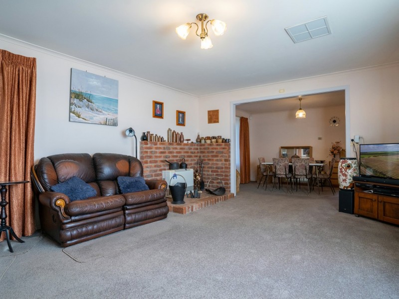 24 Wilkins Grove, Swan Hill VIC 3585