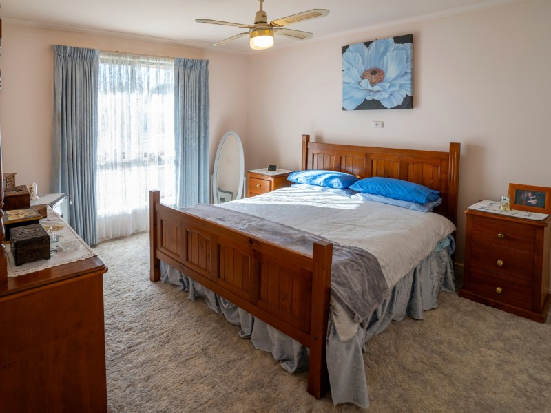 24 Wilkins Grove, Swan Hill VIC 3585