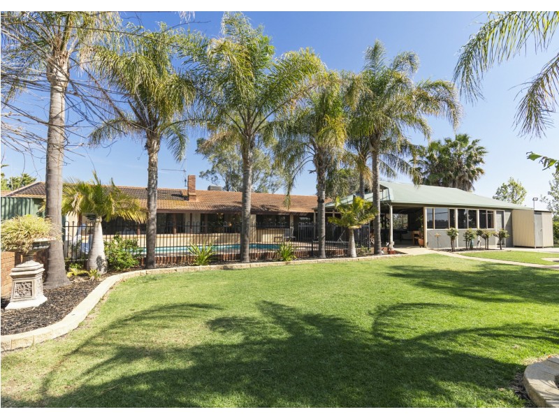 57 Douglas Road, Swan Hill VIC 3585