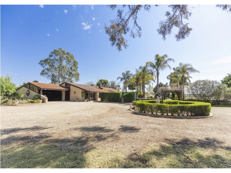 57 Douglas Road, Swan Hill VIC 3585