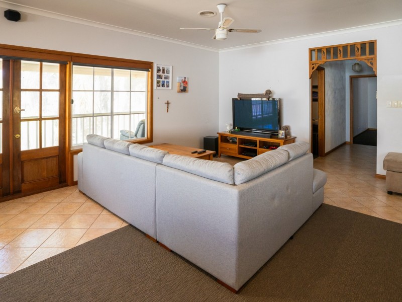 247 Lakeside Drive, Lake Boga VIC 3584