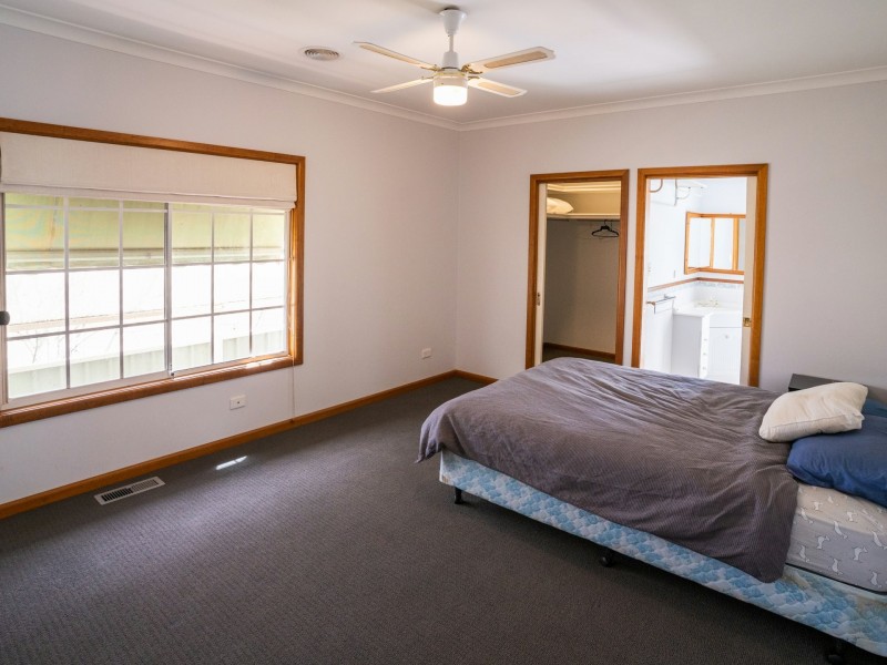 247 Lakeside Drive, Lake Boga VIC 3584