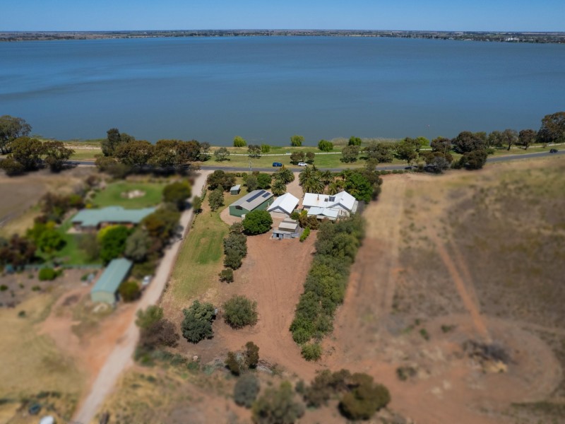 247 Lakeside Drive, Lake Boga VIC 3584