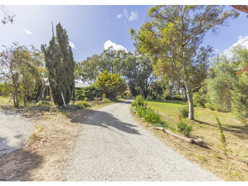 419 Lakeside Drive, Lake Boga VIC 3584