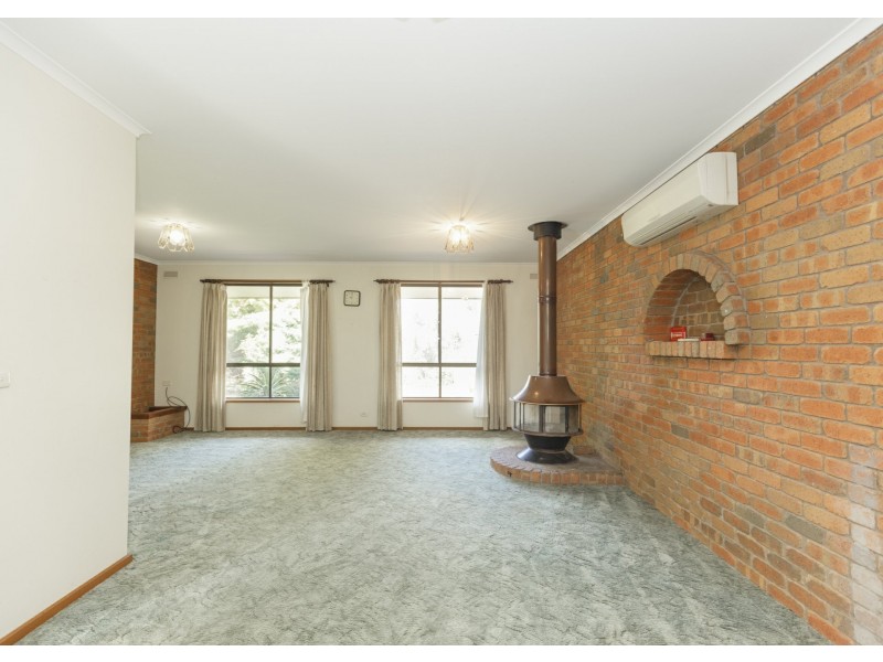 419 Lakeside Drive, Lake Boga VIC 3584