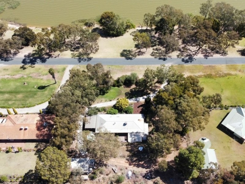 419 Lakeside Drive, Lake Boga VIC 3584