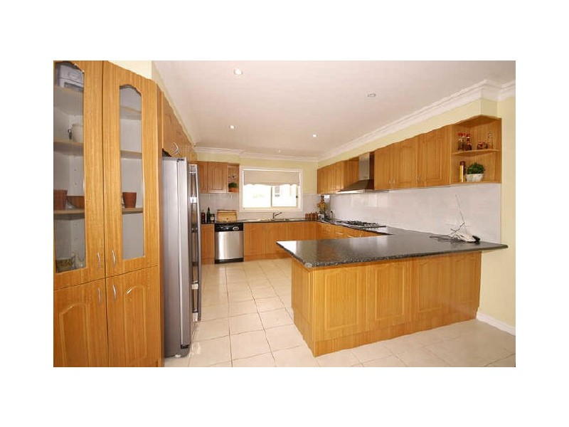 34 Lewins Rail Avenue, South Morang VIC 3752