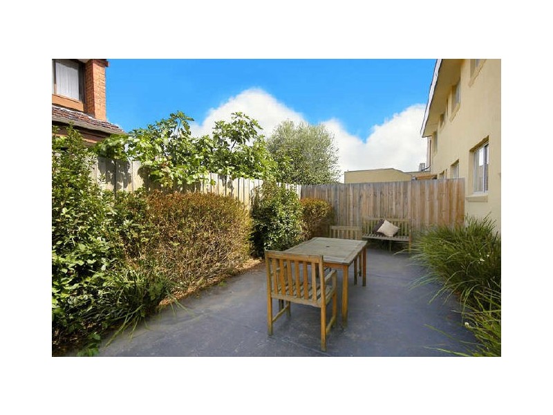 4/15 Cassels Road, Brunswick VIC 3056