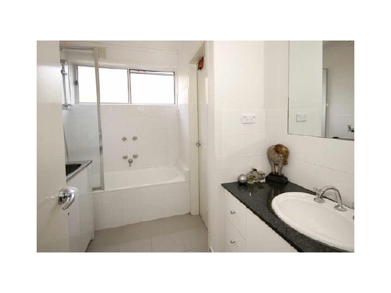 4/15 Cassels Road, Brunswick VIC 3056