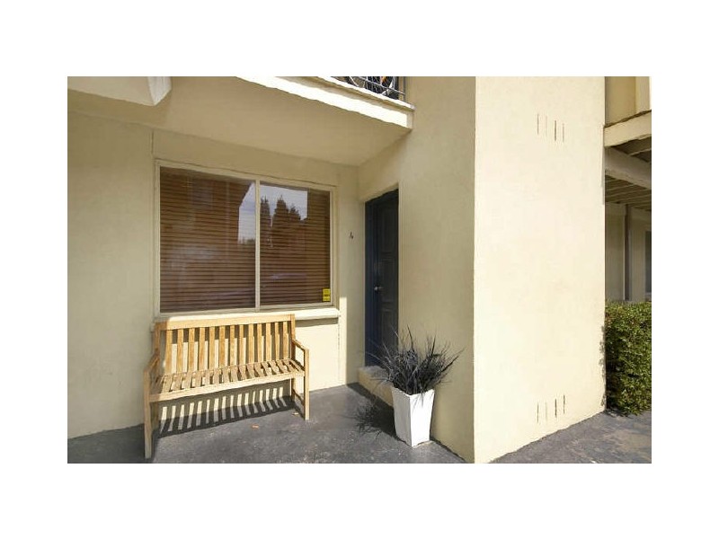 4/15 Cassels Road, Brunswick VIC 3056