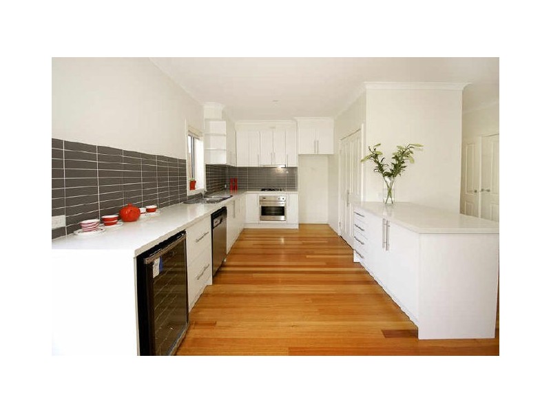 2/24 Dundas Street, Thornbury VIC 3071