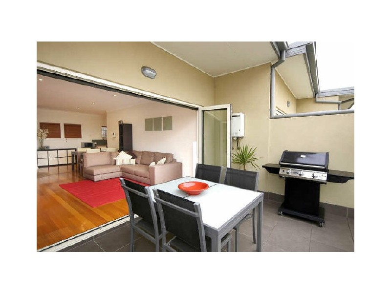 9/24 Dundas Street, Thornbury VIC 3071