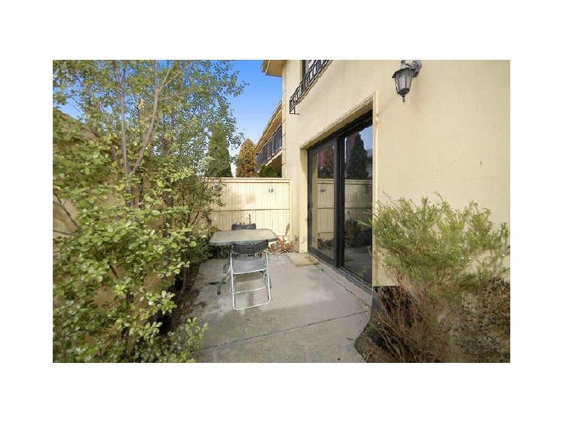 3/110 Normanby Avenue, Thornbury VIC 3071