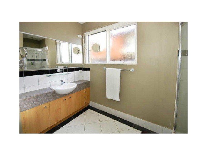 3/110 Normanby Avenue, Thornbury VIC 3071