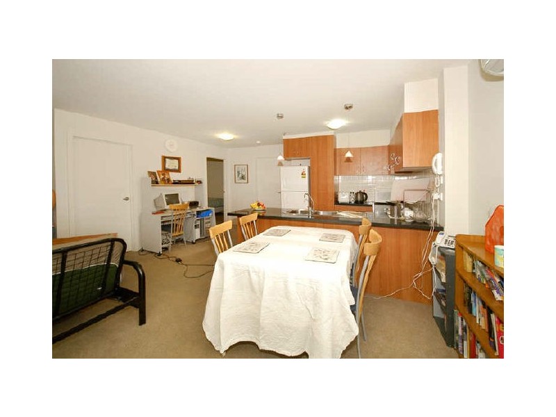 Apt13, 102 St Georges Rd, Preston VIC 3072