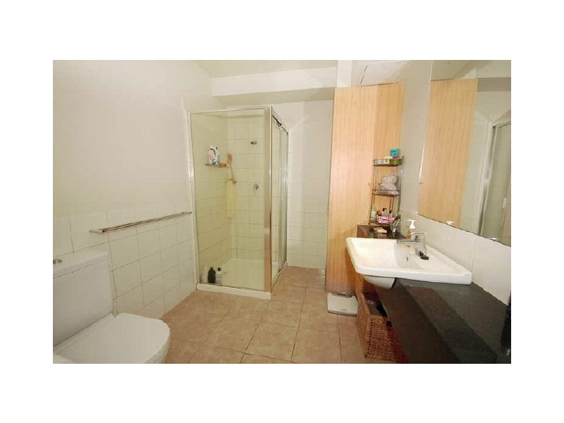 Apt13, 102 St Georges Rd, Preston VIC 3072