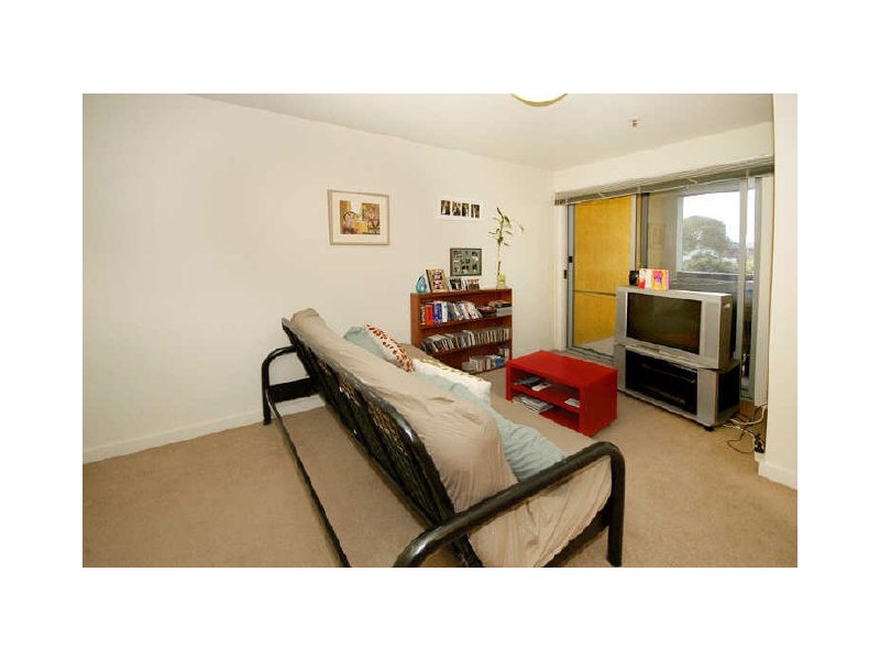 Apt13, 102 St Georges Rd, Preston VIC 3072