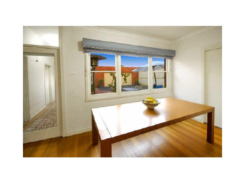 16 Cumberland Road, Pascoe Vale South VIC 3044