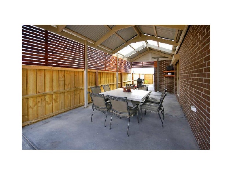 16 Songbird Crescent, South Morang VIC 3752