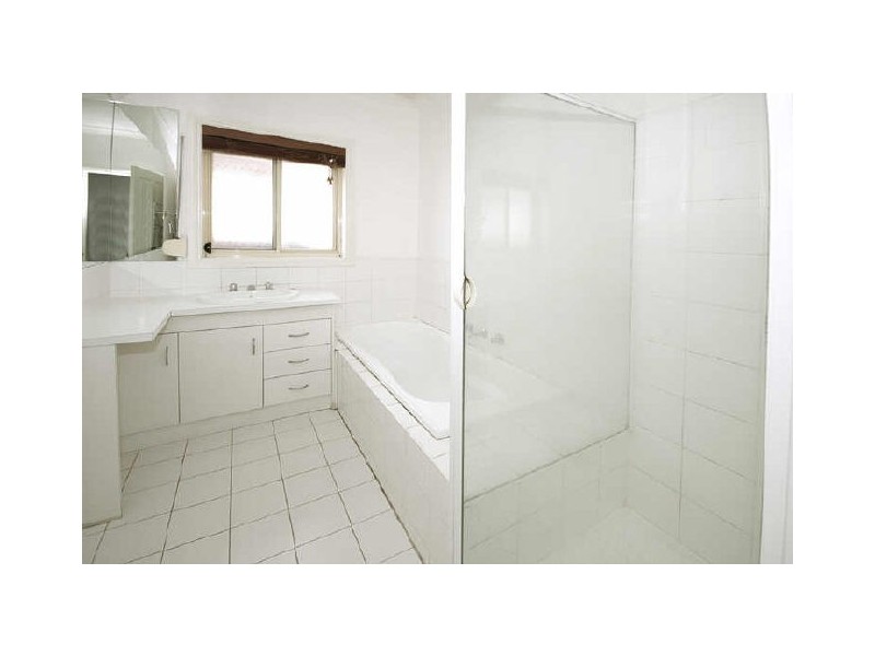 2/127 Beaconsfield Parade, Northcote VIC 3070