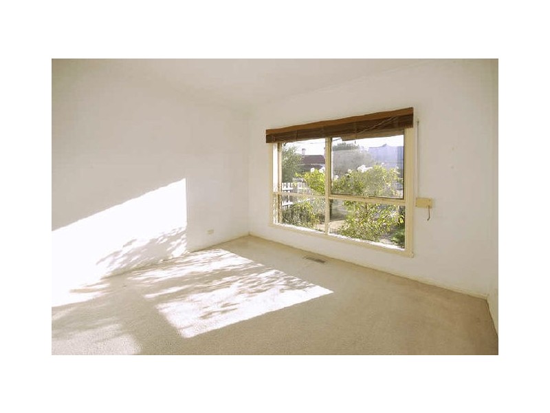 2/127 Beaconsfield Parade, Northcote VIC 3070