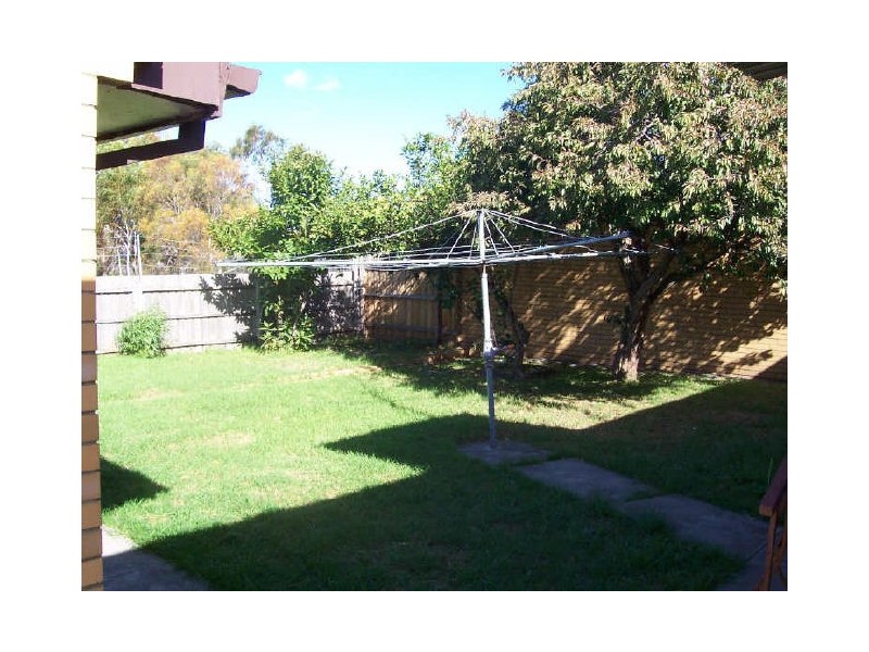 33 Melaleuca Drive, Thomastown VIC 3074