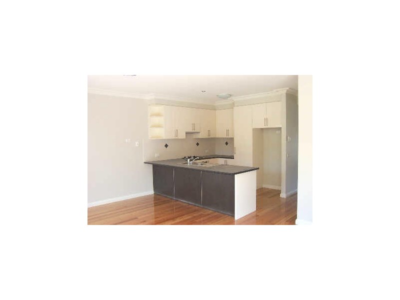 4b Newcastle Street, Thornbury VIC 3071