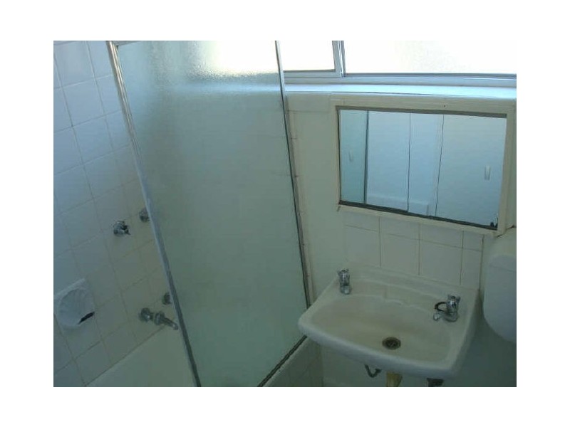 1/242 Clarke Street, Northcote VIC 3070