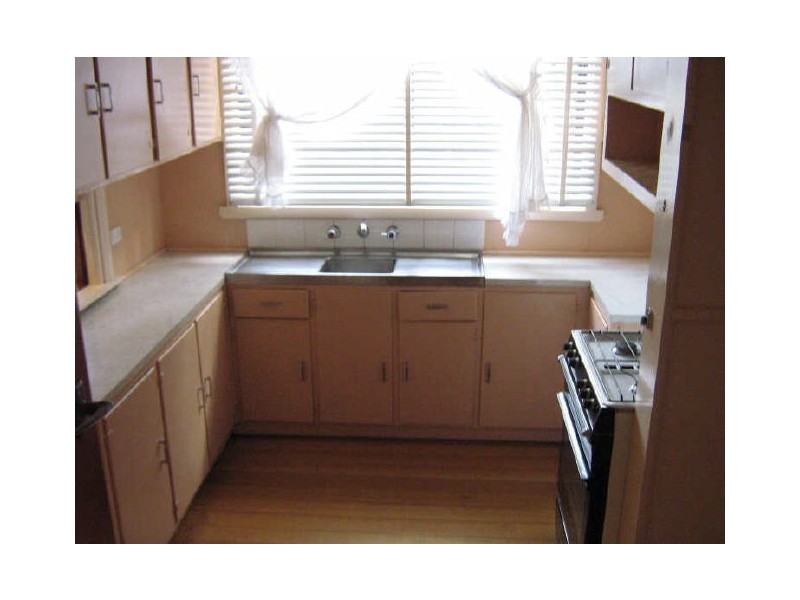 12 Mc Ewan Road, Heidelberg Heights VIC 3081