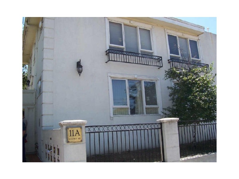 9/11A Holmes Street, Brunswick VIC 3056