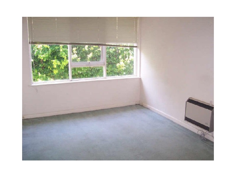 9/11A Holmes Street, Brunswick VIC 3056