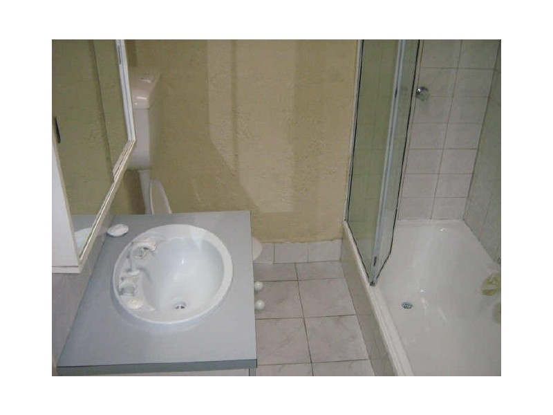 2/198 Raleigh Street, Thornbury VIC 3071