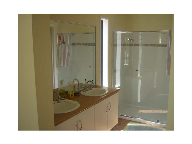 10 Cabernet Crescent, Bundoora VIC 3083