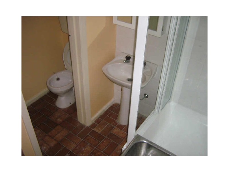 2/70 Clarendon Street, Thornbury VIC 3071